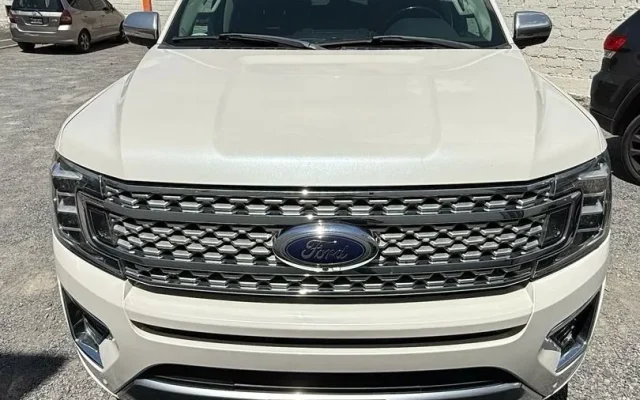 D_NQ_NP_2X_838215-MLM88056813301_072025-F-ford-expedition-35-platinum-max-4x4-at-ano-2018