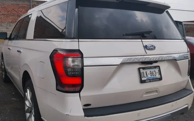 D_NQ_NP_2X_879821-MLM88056674643_072025-F-ford-expedition-35-platinum-max-4x4-at-ano-2018